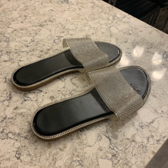 Sparkly Slides - Picture 3 of 6